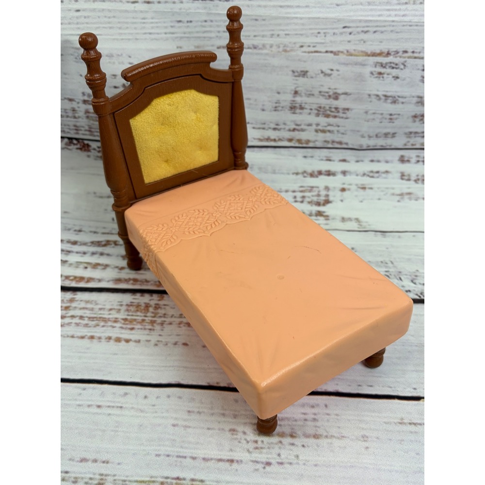 Fisher Price Loving Family Parents Bedroom Bed Brown Yellow Headboard VTG 2005